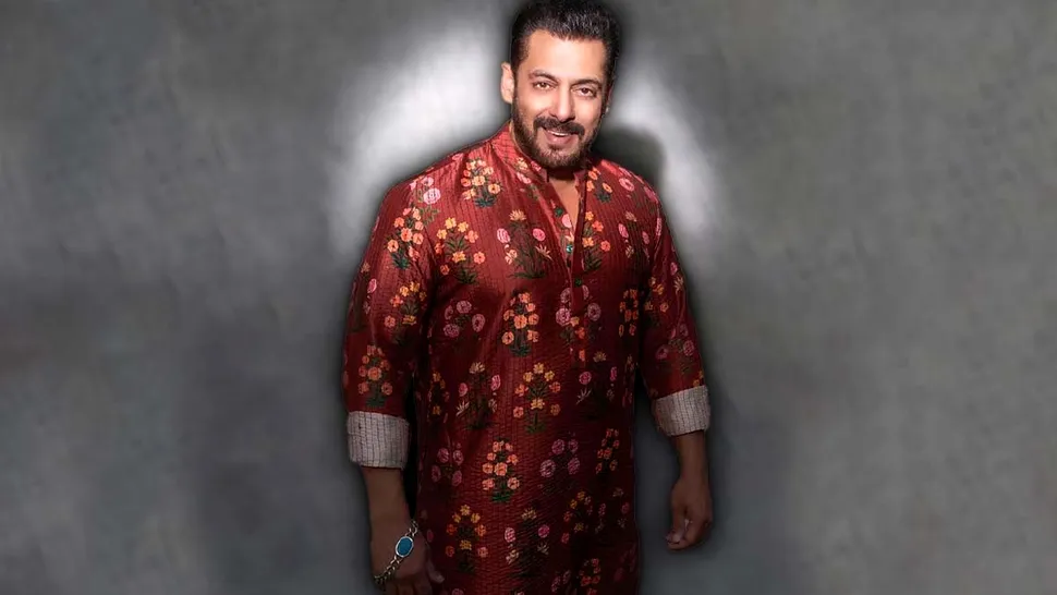 Cum arată mama lui Salman Khan. Imagini rare cu cei doi
