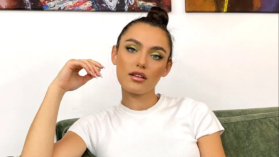 Alexia Eram nu prea a avut bani de buzunar, când locuia acasă, la părinți. “Au fost destul de stricți”. Pe ce cheltuiește fiica Andreei Esca cei mai mulți bani EXCLUSIV
