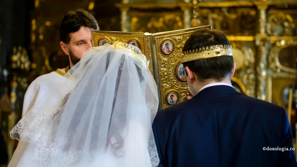 Cât durează slujba la cununia religioasă. Tradiții și obiceiuri de care mirii trebuie să țină cont