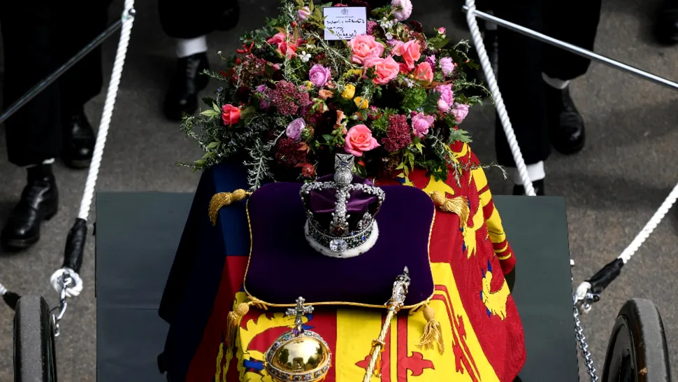De ce Regina Elisabeta a II-a a fost înmormântată în sicriu căptușit cu plumb. Cântărește pe puțin 250 de kg