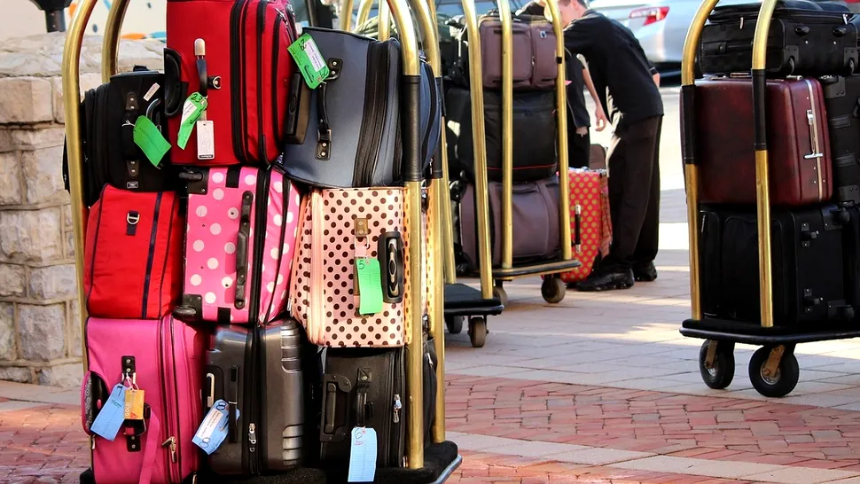 Nu pune niciodată bagajele pe podea când mergi la hotel. Locul în care trebuie să le așezi pentru a evita un pericol uriaș