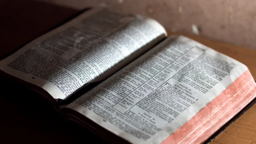 Cine a scris Biblia, când a apărut și de unde provine acest cuvânt. Semnificația nebănuită
