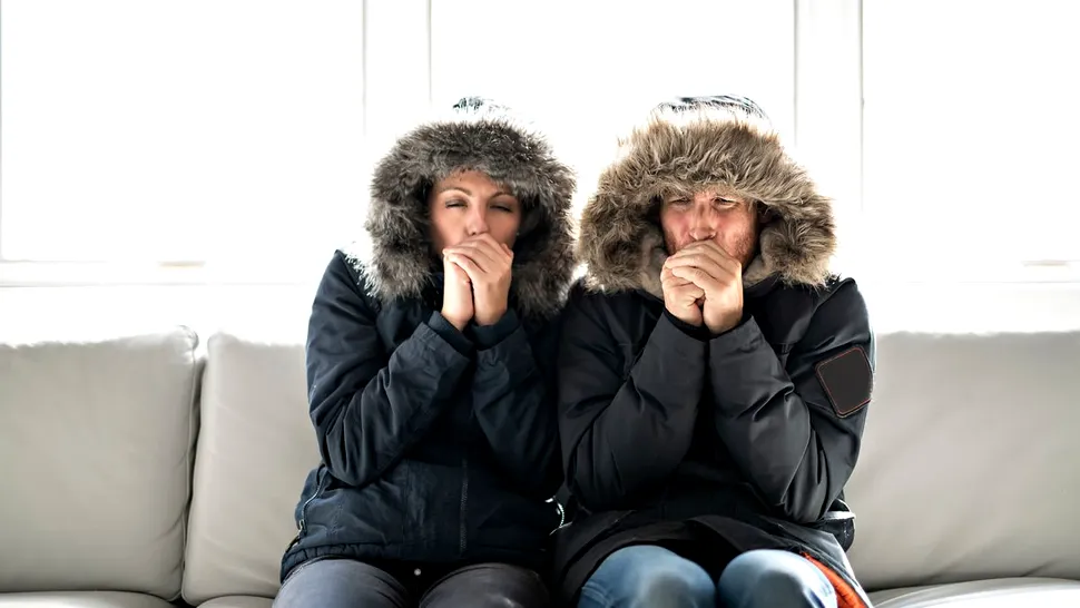 Ce se întâmplă în corpul tău atunci când stai într-o cameră în care e frig. Un experiment arată clar ce impact are
