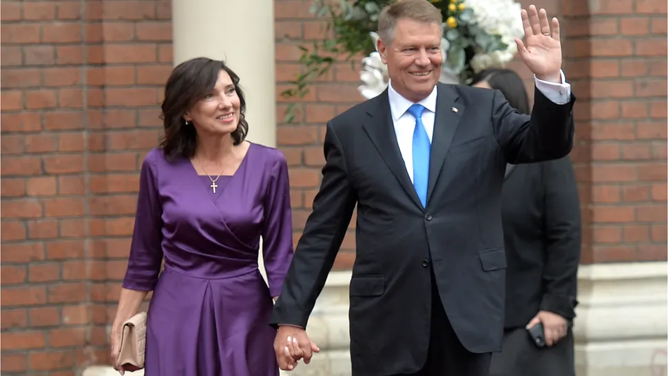Carmen Iohannis, o nouă apariție spectaculoasă la brațul lui Klaus Iohannis. Ținuta primei doamne a atras toate privirile