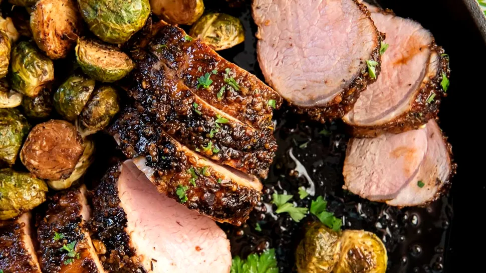 Cât timp se lasă friptura de porc la cuptor și la ce temperatură, de fapt. Secretul pentru a ieși perfectă