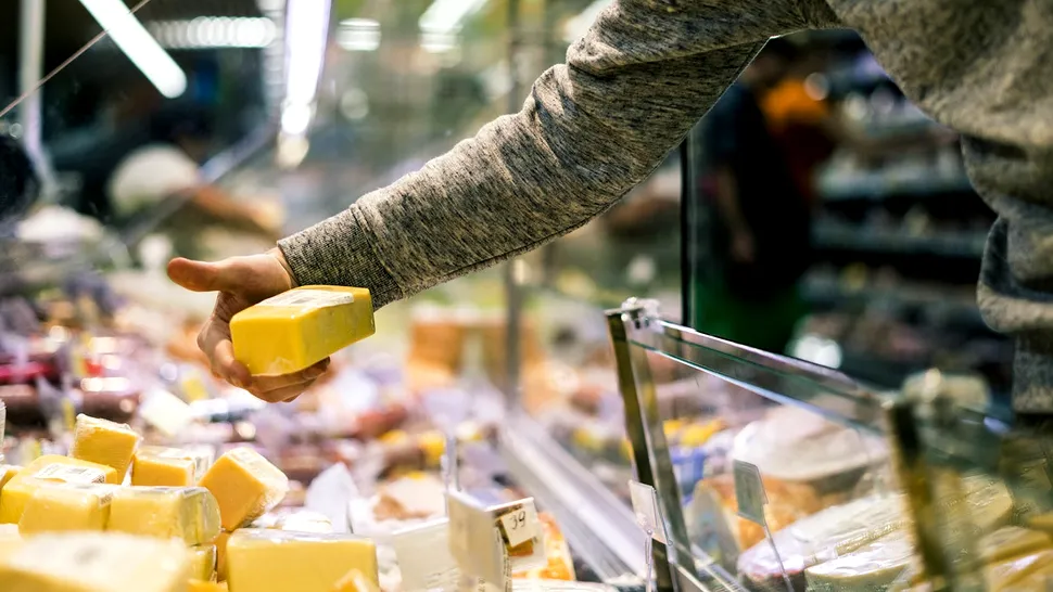 Ce conține de fapt cașcavalul din supermarketuri. Nu îl cumpăra dacă apare acest ingredient pe etichetă
