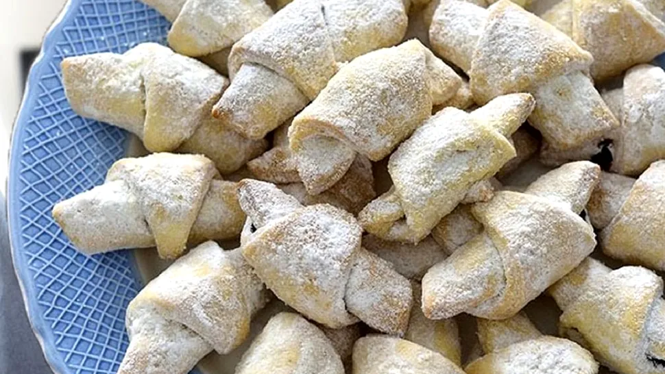 Ce să pui în cornulețe ca să iasă fragede. Ingredientul care nu trebuie să lipsească din aluat, așa se mențin proaspete timp îndelungat