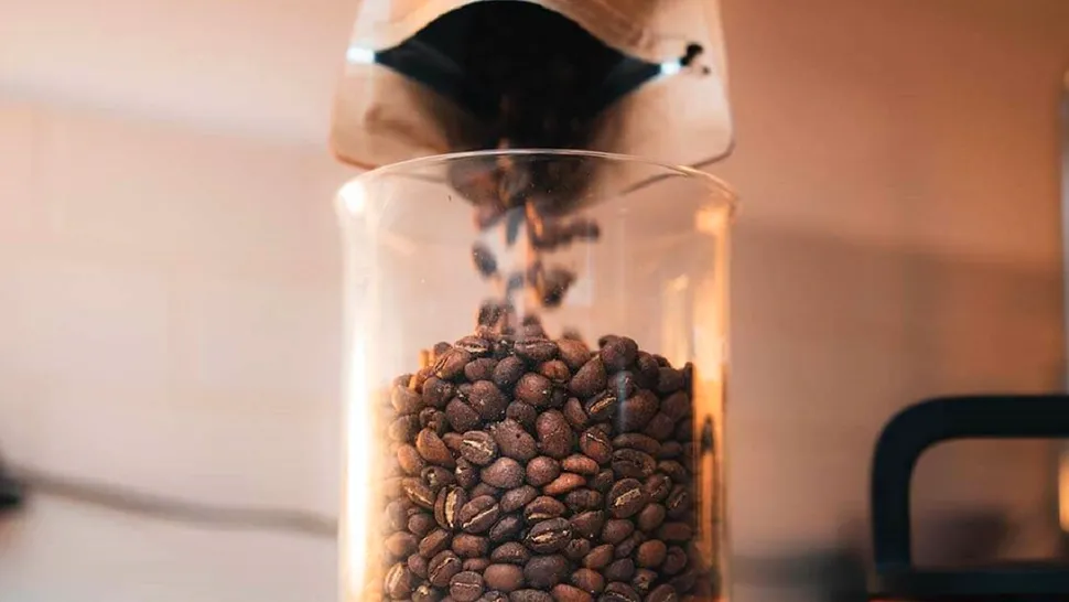 Cum se păstrează corect cafeaua, de fapt. Greșeala banală pe care o fac mulți, așa își pierde din aromă