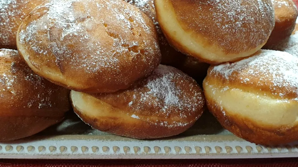 Gogoși de post, rețeta simplă. Ingredientul pe care trebuie să-l adaugi neapărat pentru a ieși pufoase și aromate