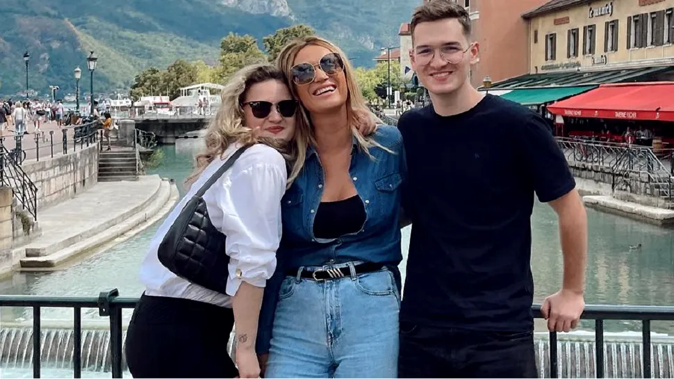Cum decurge relația dintre Carmen Negoiță și copiii ei, plecați în străinătate: Mi se face dor. De ce au ales Ingrid și Harry să se mute în Londra VIDEO EXCLUSIV