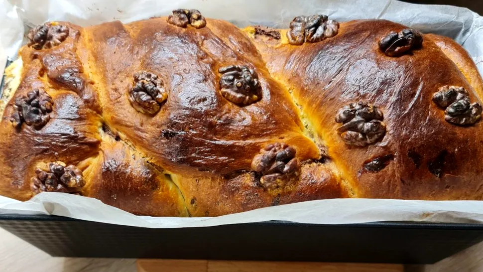 Cu ce ungeau bunicile cozonacii ca să le dea luciu. Siropul special pe care îl preparau