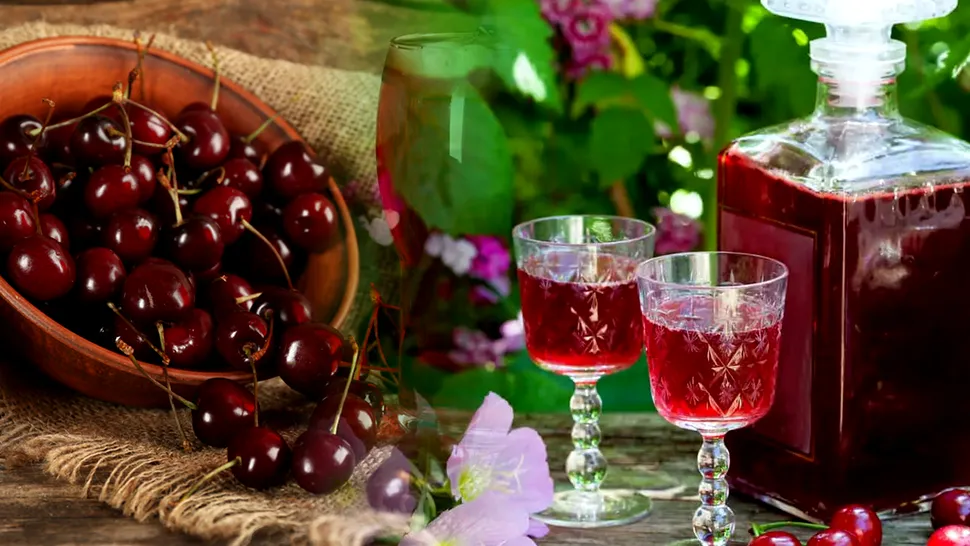 Secretul pentru cea mai bună vișinată de casă. Ingredientul special care transformă rețeta