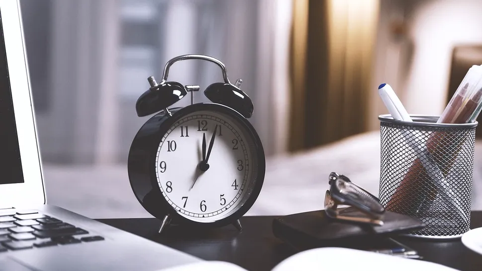 De ce ora 3:33 este denumită ora diavolului. Ce se întâmplă, de fapt, și ce încărcătură puternică ascunde
