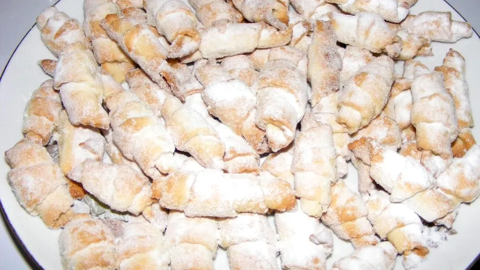 Cum faci cornulețe cu gem ca pe vremea bunicii. Secretul ca să iasă fragede și moi
