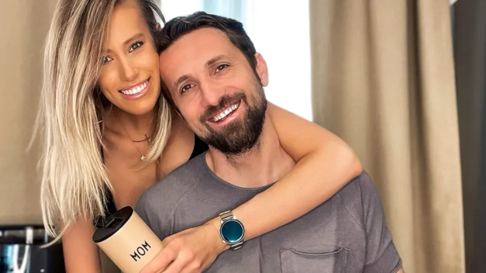 Imagine incendiară cu soția lui Dani Oțil. Gabriela a pozat complet goală în camera de hotel