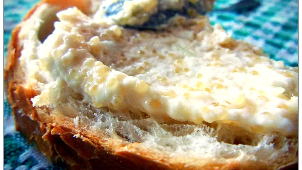 Nu mai pune pâine în salata de icre. Ce trebuie să faci de fapt pentru a nu se tăia, așa iese mult mai gustoasă și cremoasă
