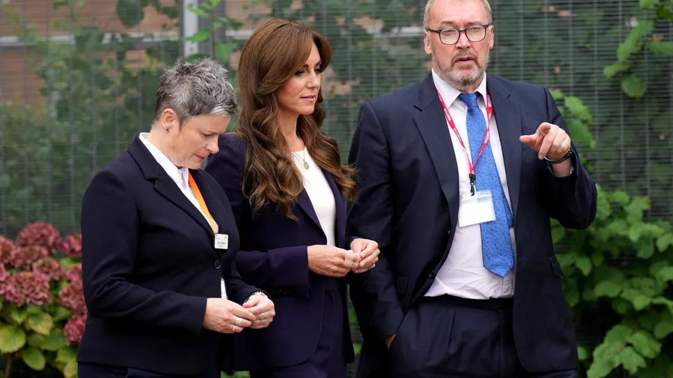 Apariția care i-a îngrijorat pe fanii lui Kate Middleton. De ce a apărut soția prințului William cu degetele bandajate în public