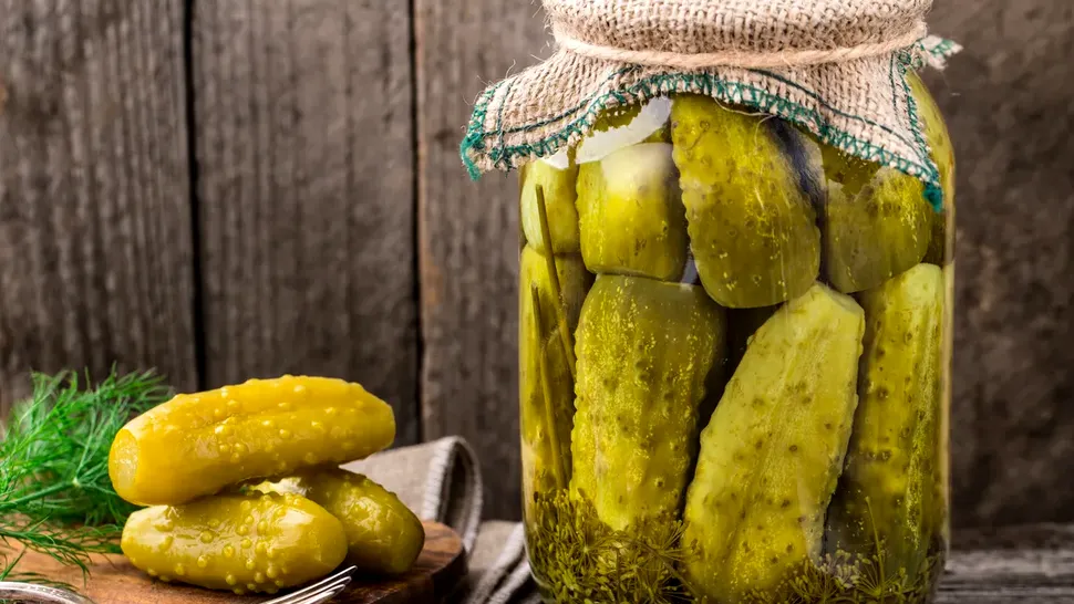 Renunță la acest ingredient dacă vrei să ai murături crocante și gustoase toată iarna. Puține gospodine știu secretul