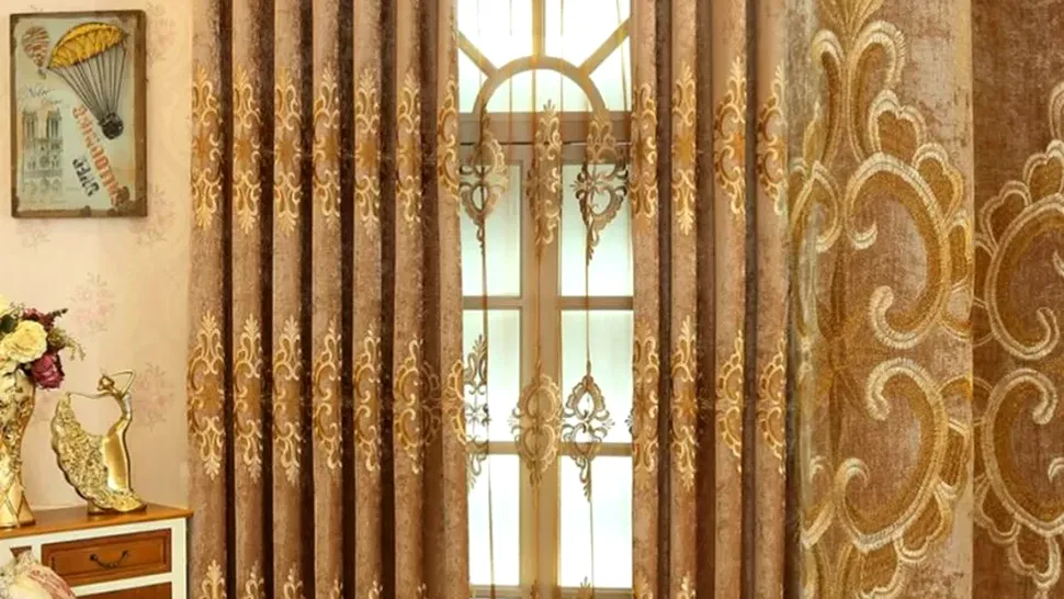 Ce fel de draperii să ai în living pentru prosperitate și noroc. Trucul designerilor de interior nu dă greș niciodată