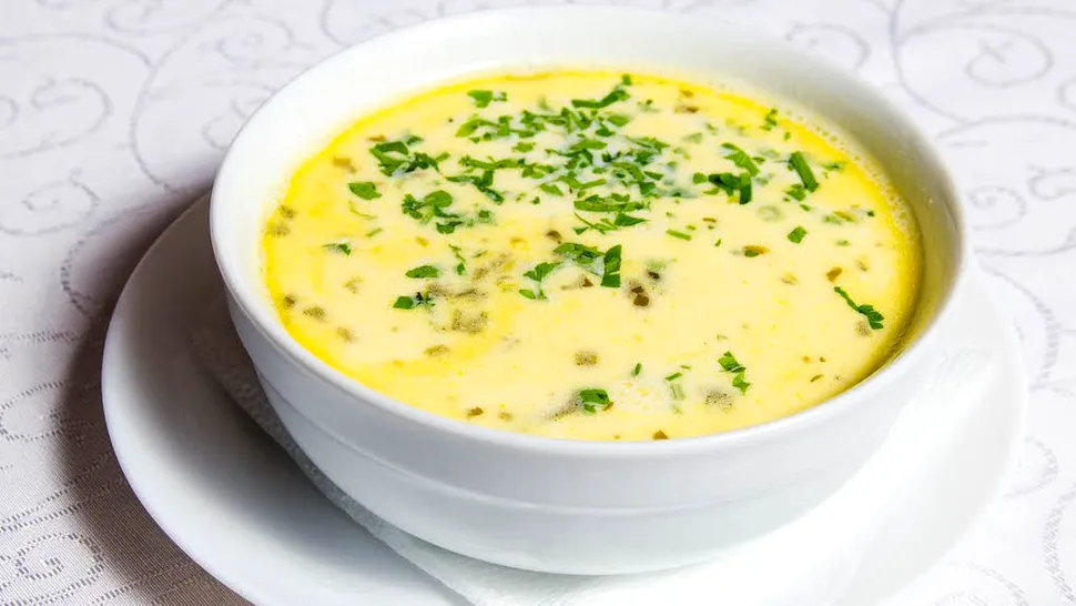 Ce trebuie să adaugi de fapt în ciorba rădăuțeană pentru un gust ca la restaurant. Rețeta pe care o vei pregăti mereu