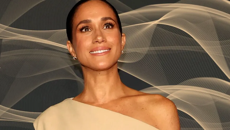 Ținuta superbă cu care Meghan Markle a făcut furori în public. Cât costă rochia ducesei, toți au întors capul după ea FOTO