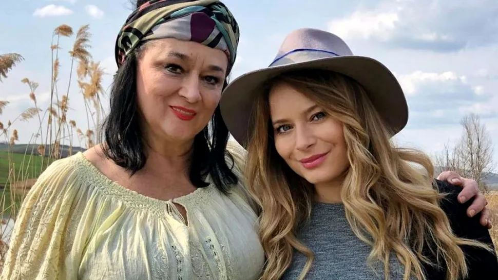 Ce a apărut pe pagina de Facebook a Laurei Cosoi după moartea mamei sale: “Îmi este frică”