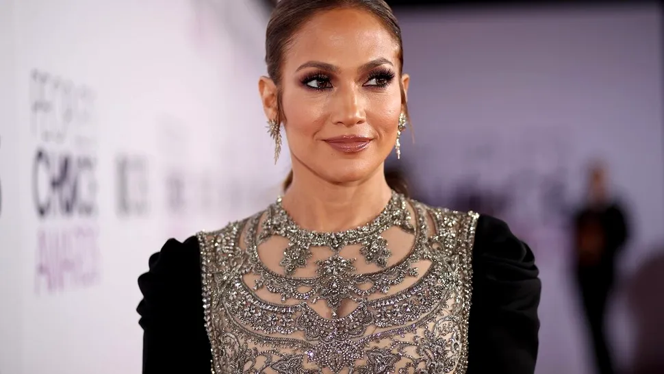 Jennifer Lopez, mai provocatoare ca niciodată. Cum arată la 54 de ani în costum de baie. Și-a pus fanii pe jar cu aceste imagini