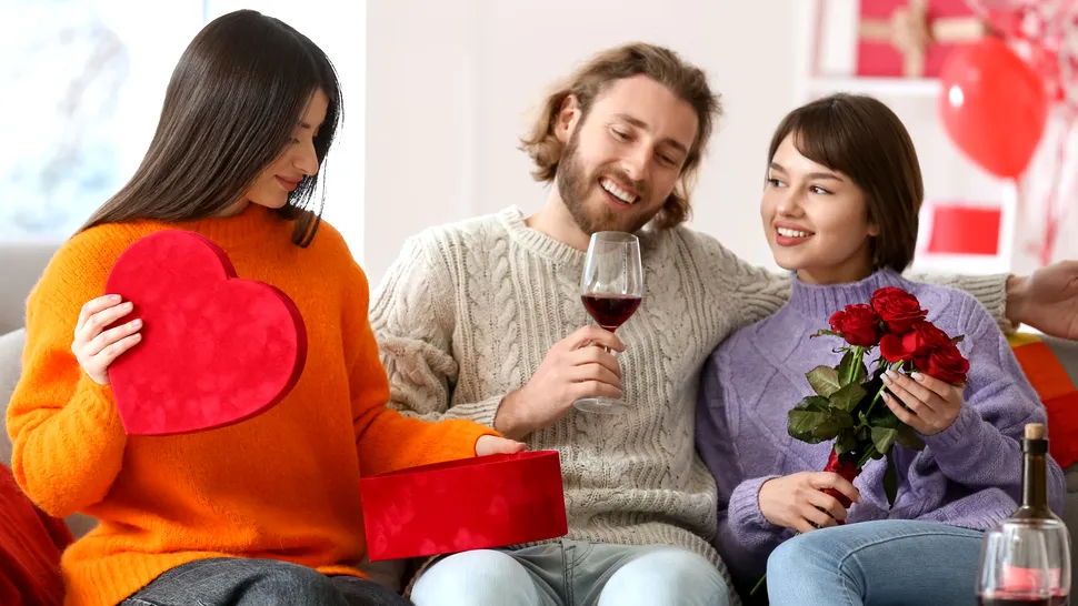 Iubitul meu vrea să avem o relație deschisă. Mi-a zis că pot să ies și cu alți bărbați, că și el își dorește să cunoască alte femei
