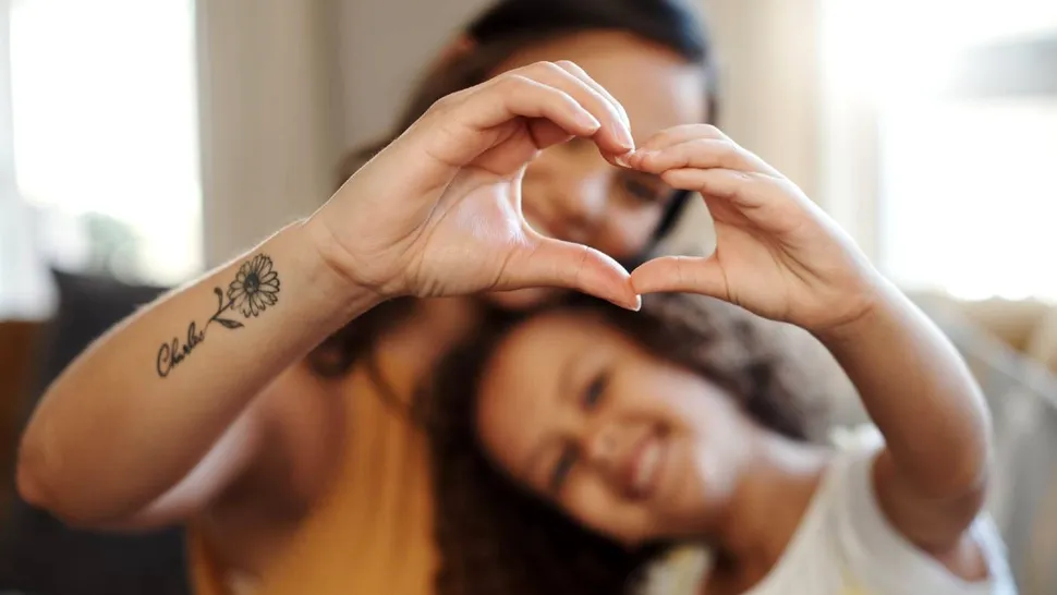 Modele tatuaje: O idee genială pentru părinții care vor să-și păstreze bebelușul veșnic cu ei