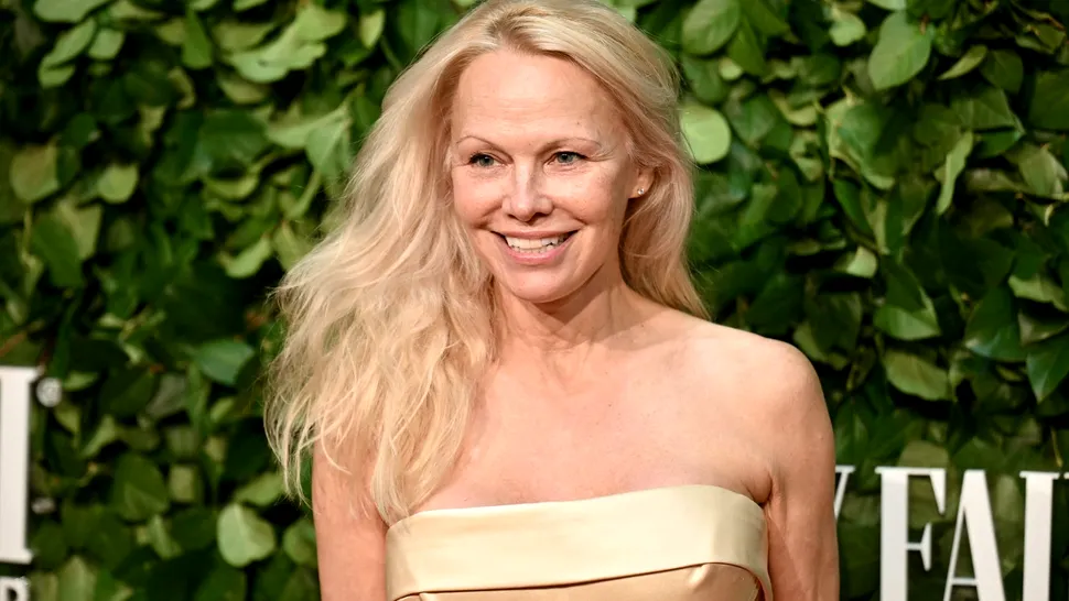 Pamela Anderson, de nerecunoscut, la Premiile SAG 2025. Ce ținută a abordat pe covorul roșu