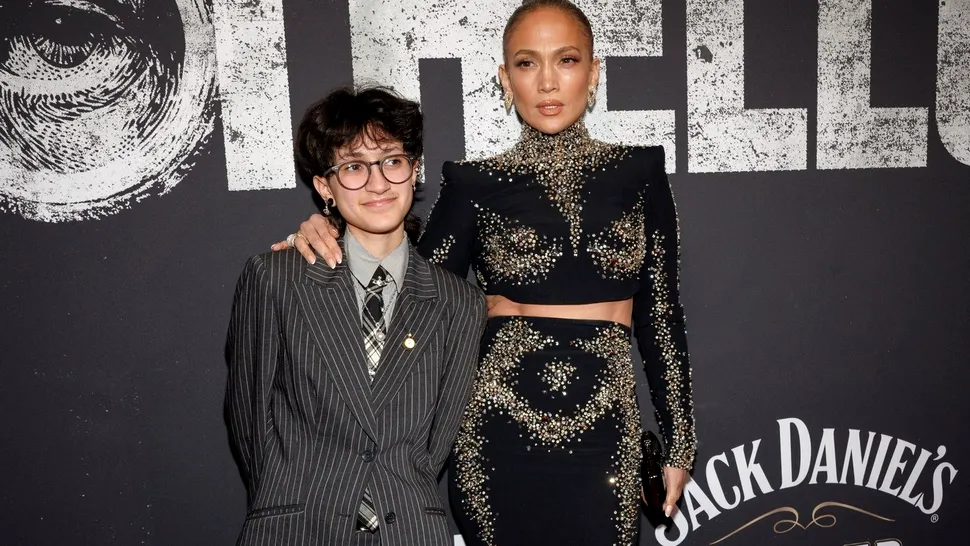 Jennifer Lopez, alături de fiica ei pe covorul roșu. Cum diferă stilul adolescentei de cel al mamei celebre