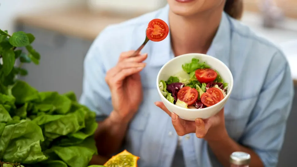Ce alimente întăresc oasele. Dieta care previne osteoporoza, mai ales la femei