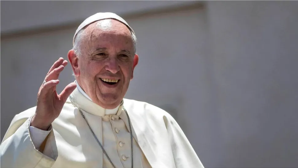 Papa Francisc, altfel decât l-ai cunoscut: bodyguard, scriitor sub acoperire și prieten al oamenilor străzii