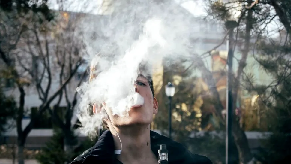 Pericolele vapatului. De ce ar trebui să te oprești imediat, conform unui chirurg