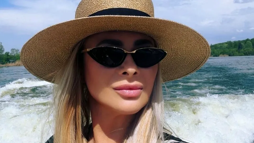 Scandal reluat: Anamaria Prodan îl acuză pe Reghecampf că și-a uitat fiul și nu a plătit pensia alimentară. Ce sumă trebuie să achite antrenorul?