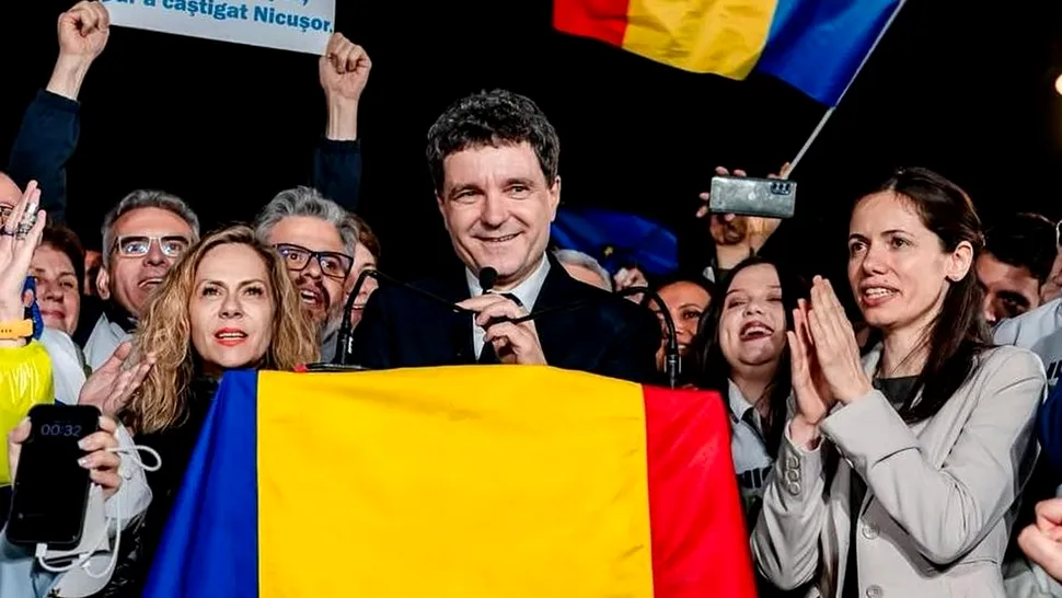 Ce au observat telespectatorii PRO TV pe telefonul lui Nicușor Dan, în timpul interviului cu Andreea Esca