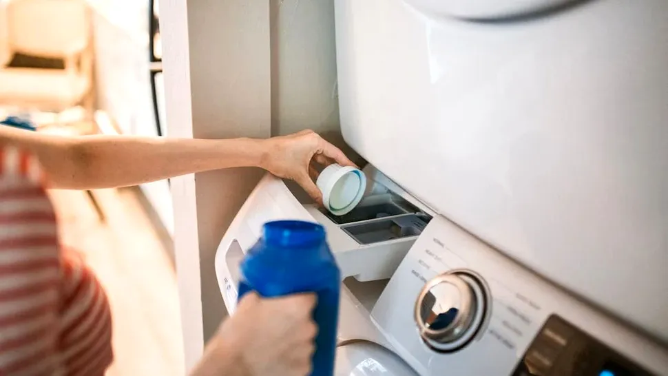 Detergent de rufe făcut acasă, cu doar trei ingrediente: rufe curate, economie la buget și mai puține chimicale