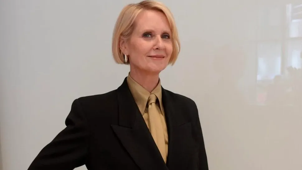 „Sex and the City” prin ochii Cynthiei Nixon. Cum vede actrița serialul care a făcut-o celebră, 25 de ani mai târziu
