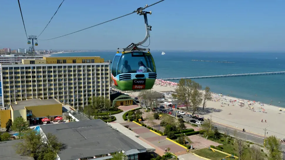 Imagine dezolantă a stațiunii Mamaia văzută din telegondolă. Turiștii sunt șocați de dezordine și neglijență