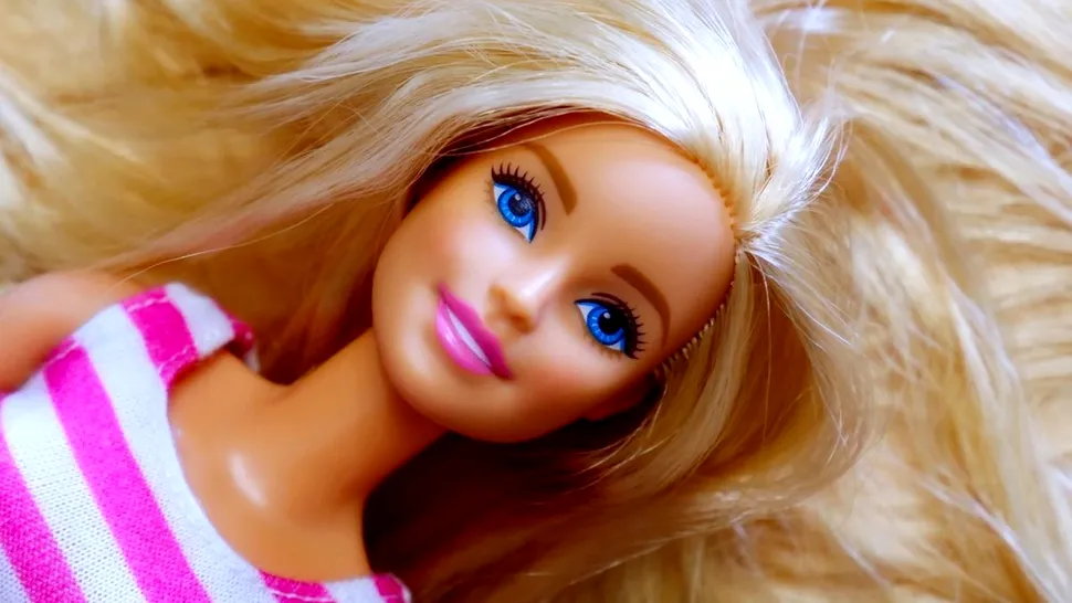 Barbie cu ChatGPT: Jucărie sau pericol pentru copii? Experții trag un semnal de alarmă