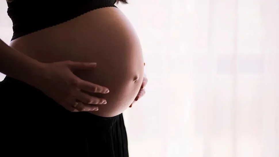 Când trebuie să anunți că ești însărcinată la locul de muncă? Ce drepturi ai odată ce angajatorul află